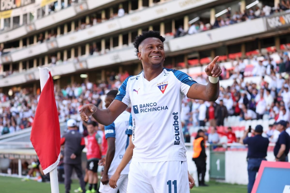 Michael Estrada en su hat trick ante Leones FC por Copa Ecuador. Foto API