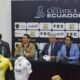 Santiago Rosero, Jhonatan Narváez, Roberto Ibáñez y Juan Andrade en la rueda de prensa de la presentación de la Vuelta a Ecuador