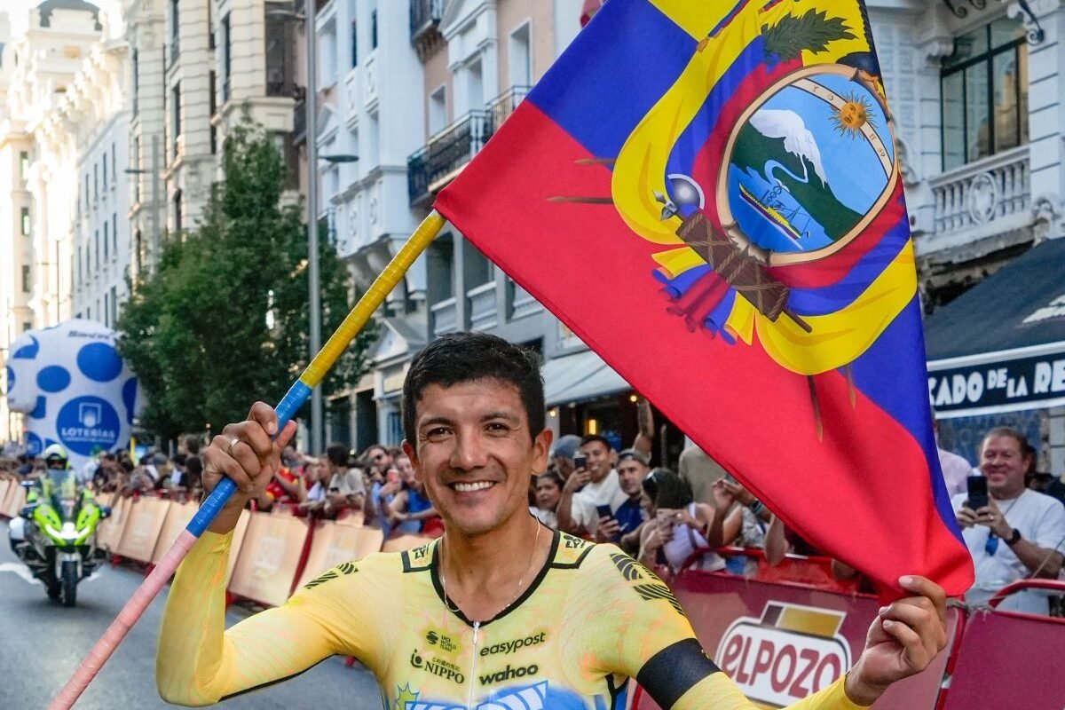 Richard Carapaz en una de las ediciones de La Vuelta. Foto: Richard Carapaz