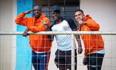 Plantilla de Libertad en el estadio Reina del Cisne previo a su partido contra Macará. Foto: Libertad FC