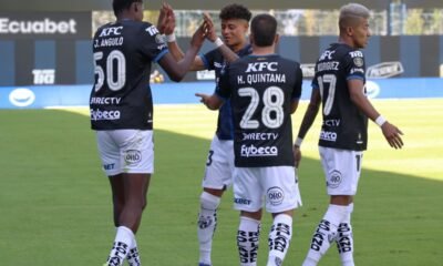 Independiente del Valle celebrando la victoria frente a Deportivo Cuenca en la fecha 23 de LigaPro. Foto: API