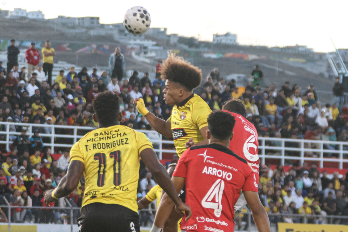 Erick Mendoza llegando al ataque para Barcelona SC. Foto: API