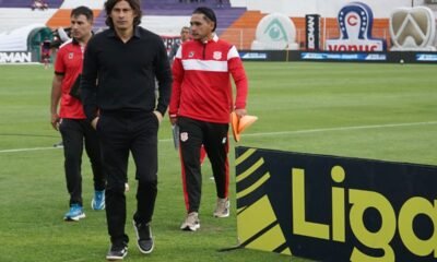 Ismael Blanco en su debut como DT de Técnico Universitario ante Guayaquil City. Foto: API
