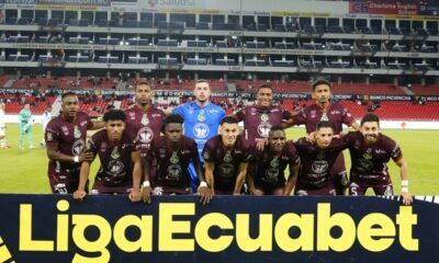 Plantel de Mushuc Runa en el partido ante Liga de Quito. Foto: API