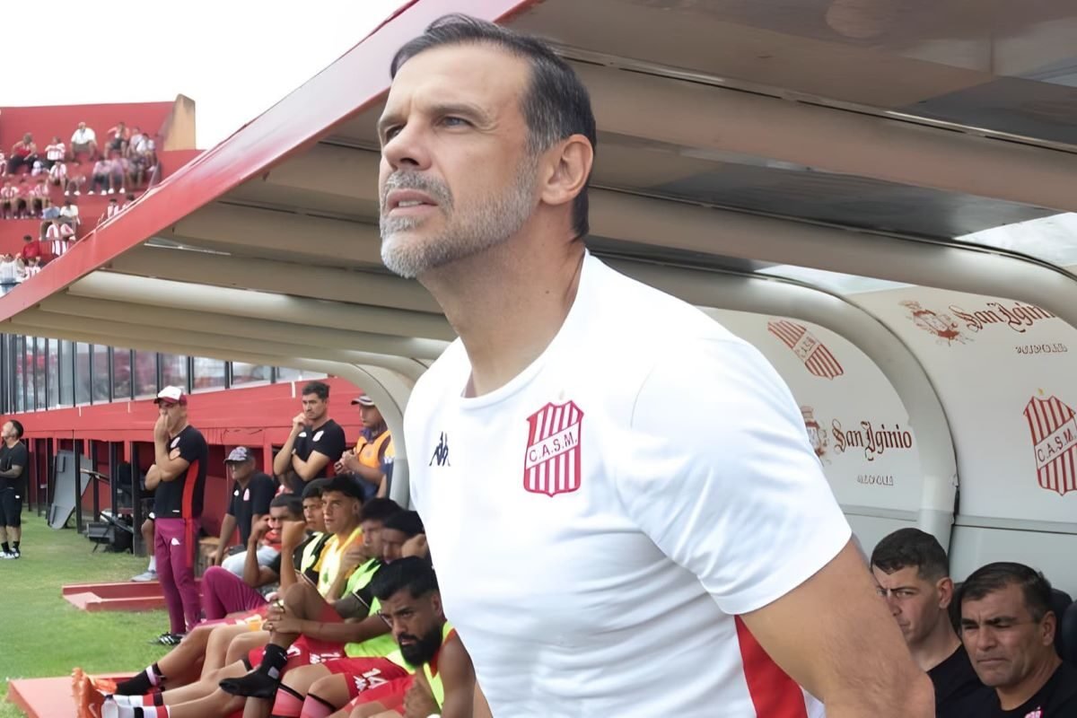 Andrés Yllana como DT de Club Atlético San Martín de Tucumán. Foto CA San Martín
