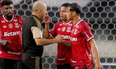 Anthony Valencia y Joaquín Freitas en el partido de Flamengo ante Remo. Foto Flamengo