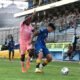 Emiliano Clavijo de U. Católica y Franco Ayunt de Delfín en el partido por la fecha 29 de la LigaPro Foto API