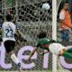 El argentino Agustín Giay cabecea y anota el gol de Palmeiras ante Liga de Quito. Foto: Conmebol