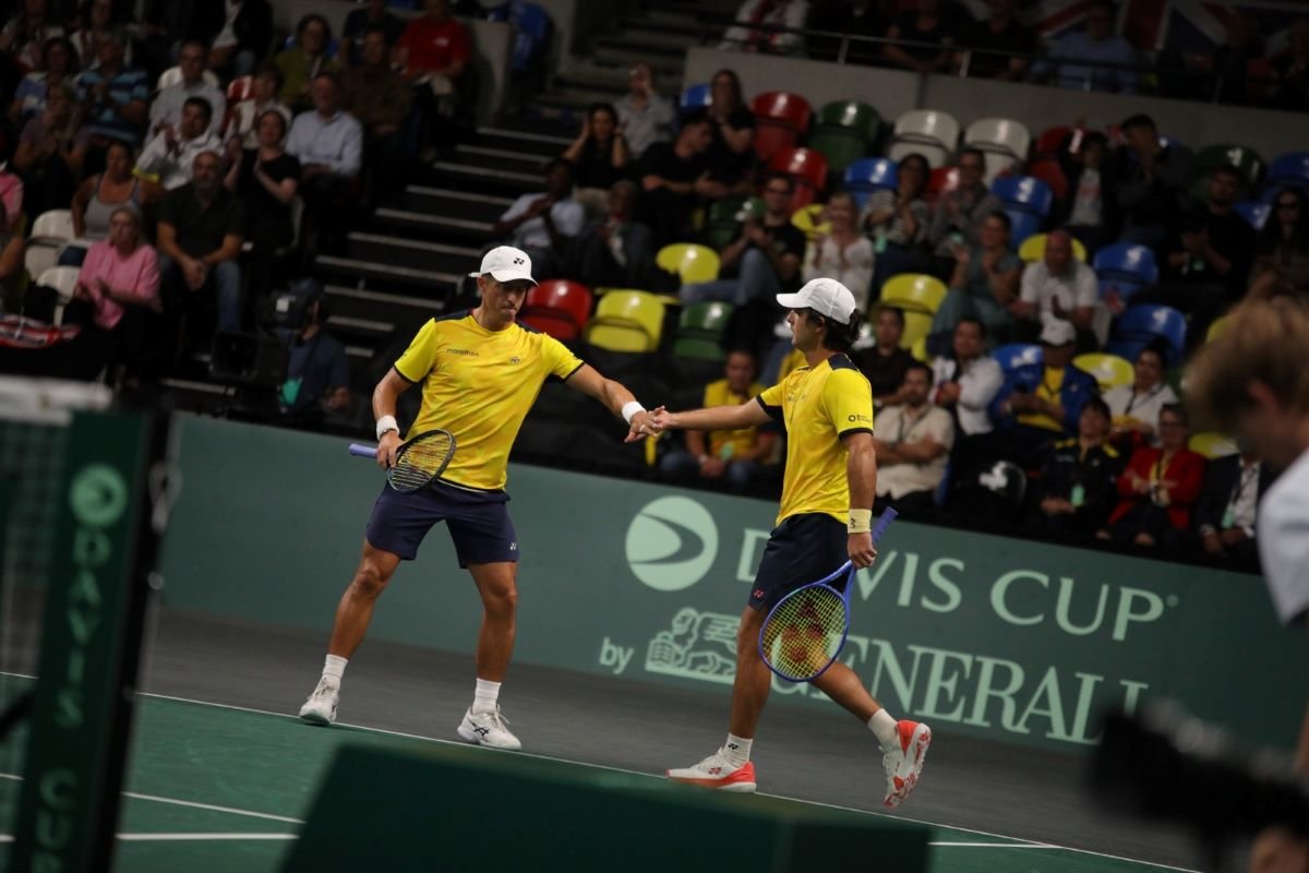 Gonzalo Escobar y Diego Hidalgo de Ecuador en la Copa Davis. Foto Archivo personal