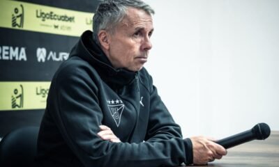 Gustavo Álvarez en la rueda de prensa post partido con Técnico Universitario. Foto LDU
