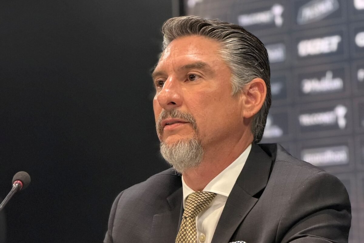 Miguel Montalvo, presidente de Barcelona SC, en rueda de prensa. Foto: Barcelona SC