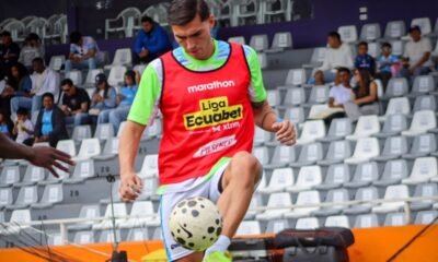 Franco Posse en el calentamiento previo al partido ante Emelec. Foto: Macará