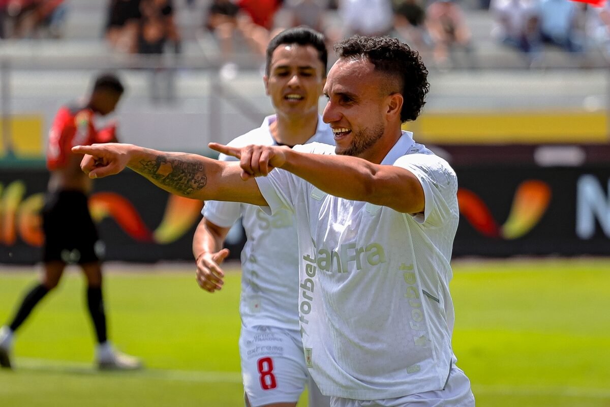 Bagner Delgado, de Técnico, celebra su gol ante Leones FC en Ibarra. Foto: Técnico Universitario