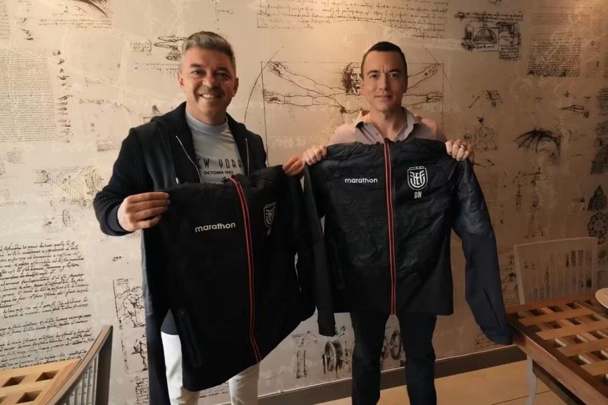 Daniel Noboa, presidente de Ecuador, con Marcelo Gallardo, DT de La Tri. Foto: Daniel Noboa
