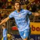 Franco Posse, de Macará, celebra su gol ante Aucas. Foto: Macará