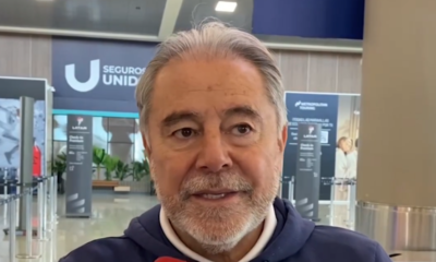 Isaac Álvarez en el aeropuerto Mariscal Sucre junto a Liga de Quito. Foto Captura de pantalla