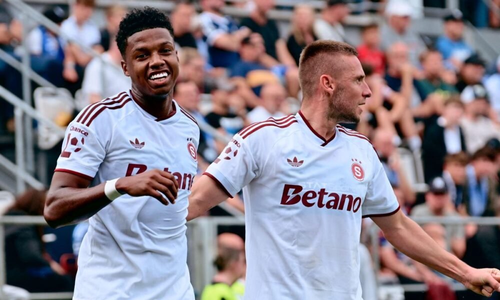 ohn Mercado celebrando su gol en el Sparta Praga. Foto AC Sparta Praha
