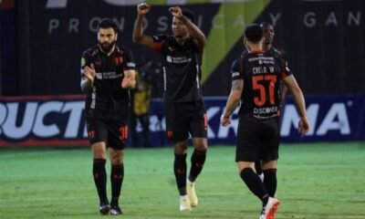 Jugadores de Liga de Quito celebrando el gol a Técnica Universitario. Foto API
