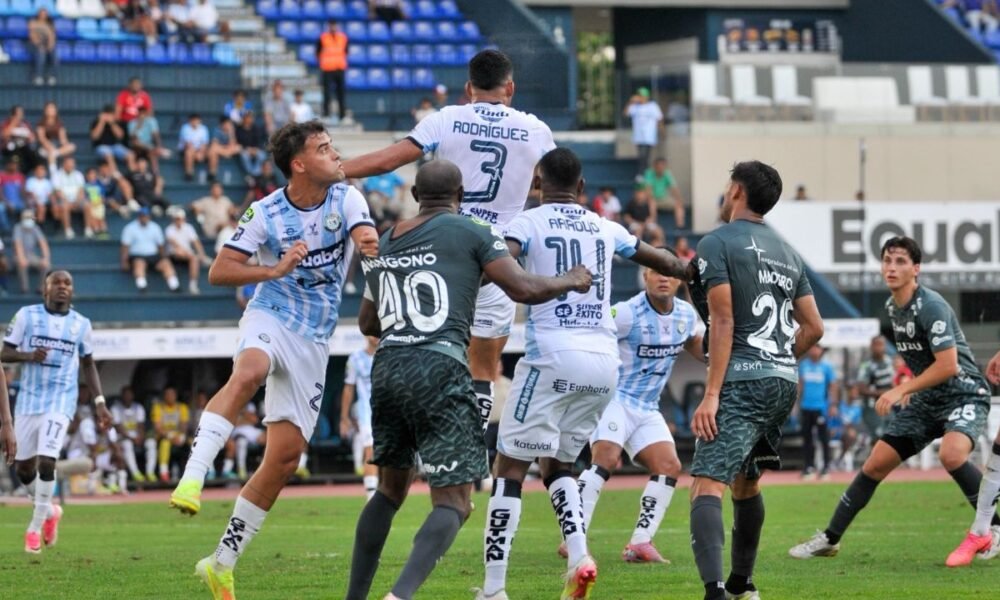 Jugadores de Leones FC y Guayaquil City. Foto: Leones FC