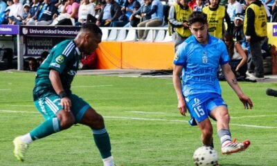 Martín Tello, de Macará, ante Emelec, en el Bellavista. Foto: Macará