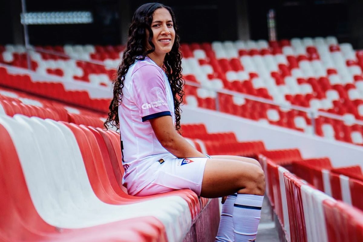 Maylín Arreaga en el estadio Rodrigo Paz Delgado. Foto Guerreras Albas