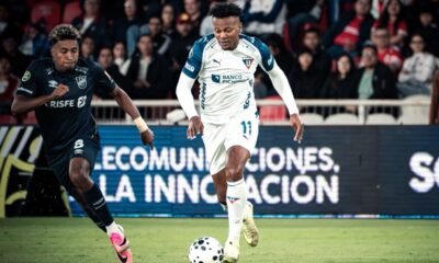 Michael Estrada en el partido contra Universidad Católica en la fecha 1 del hexagonal en LigaPro. Foto LDU