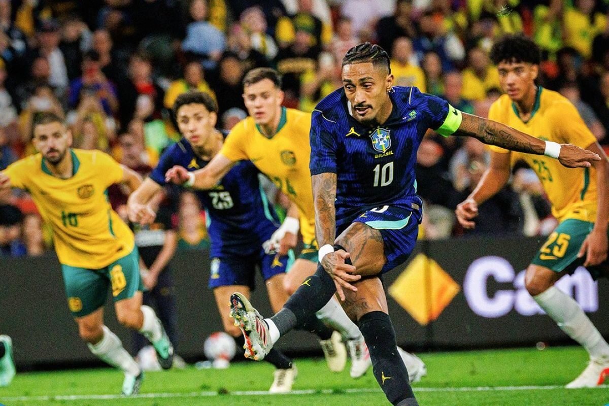 Rapinha en su gol a Australia. Foto Conmebol