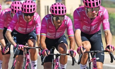 Richard Carapaz y su equipo en la etapa 17 de La Vuelta. Foto Richard Carapaz IG
