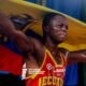 Andrés Montaño con la bandera de Ecuador después de conseguir la medalla de oro. Foto: Team Ecuador