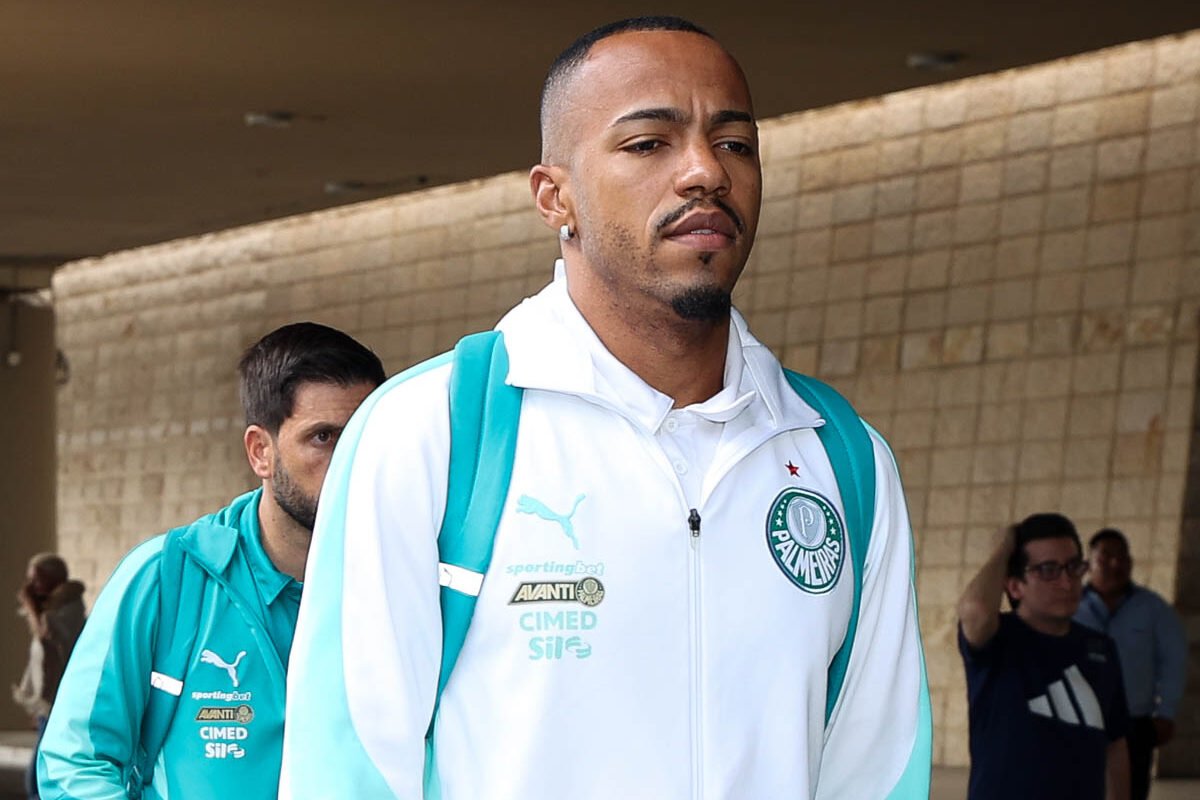 Plantel de Palmeiras en su llegada a Quito. Foto: Palmeiras