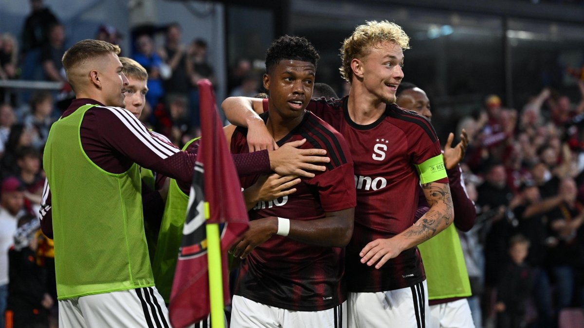 John Mercado con el Sparta Praga. Foto: Sparta Praga