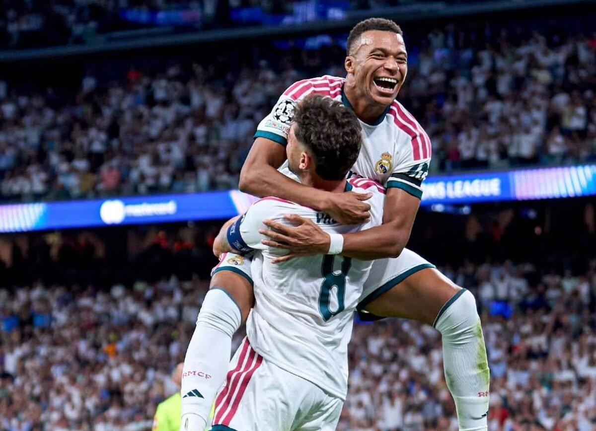 Kylian Mbappé y Federico Valverde festejan el triunfo ante el Inter Milán. Foto: Real Madrid