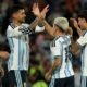 Cristian Romero, Nico Paz, Gianluca Prestianni y Román Vega festejan el gol de Argentina. Foto: Selección de Argentina