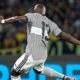Enner Valencia ejecuta un penal ante Vélez Sarsfield. Foto: Boca Juniors