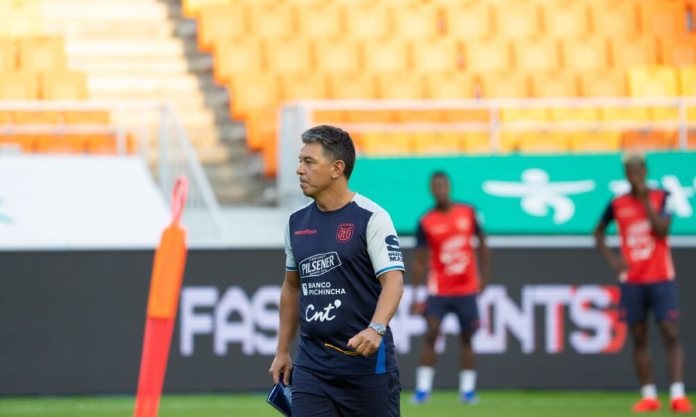Marcelo Gallardo en el único entrenamiento en Corea del Sur. Foto: La Tri