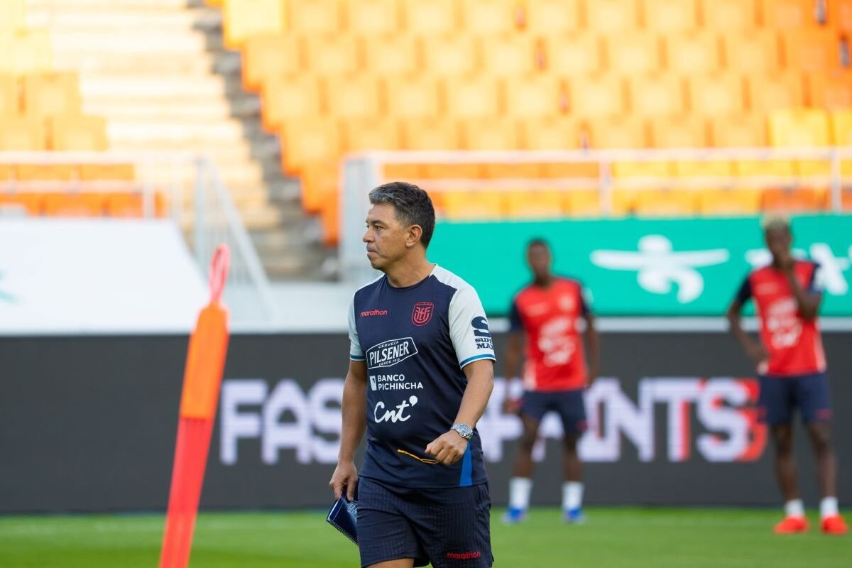 Marcelo Gallardo en el único entrenamiento en Corea del Sur. Foto: La Tri