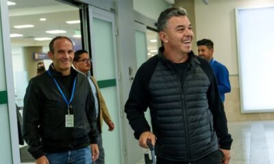 Marcelo Gallardo con Francisco Egas en el aeropuerto de Quito. Foto: FEF