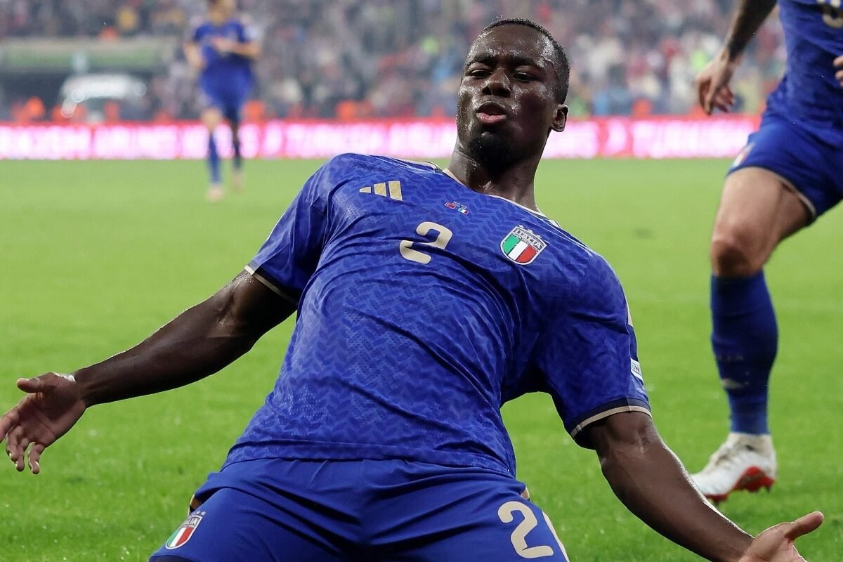Michael Kayode, celebra el gol en su debut con la Selección de Italia. Foto: Nations League