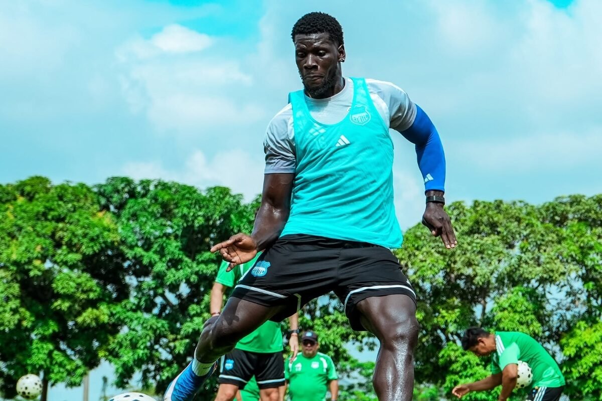 Sergio Quintero en un entrenamiento con Emelec. Foto: Emelec