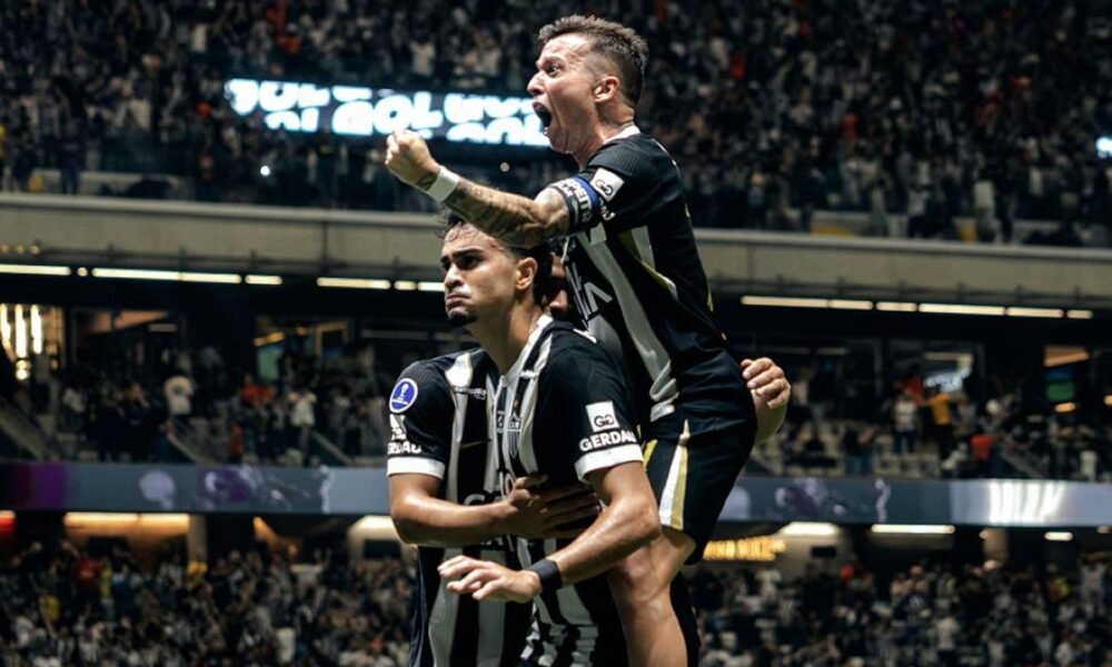 Los jugadores del Atlético Mineiro festejan un gol ante Montevideo Torque. Foto: Atlético Mineiro