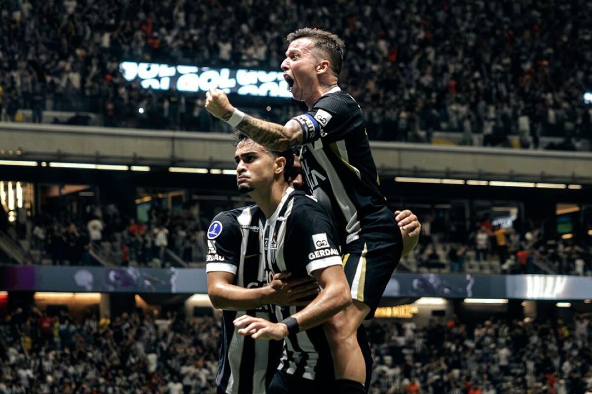 Los jugadores del Atlético Mineiro festejan un gol ante Montevideo Torque. Foto: Atlético Mineiro