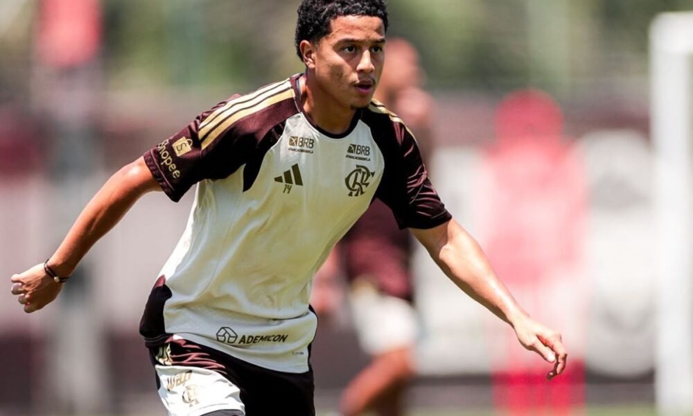 Anthony Valencia entrenando en el predio del Mengao después de la fecha FIFA con Ecuador. Foto Flamengo
