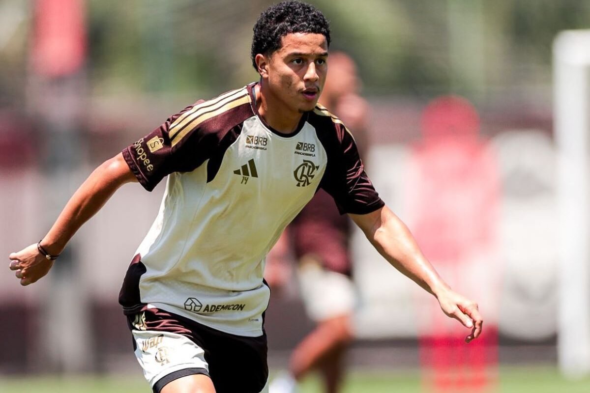 Anthony Valencia entrenando en el predio del Mengao después de la fecha FIFA con Ecuador. Foto Flamengo