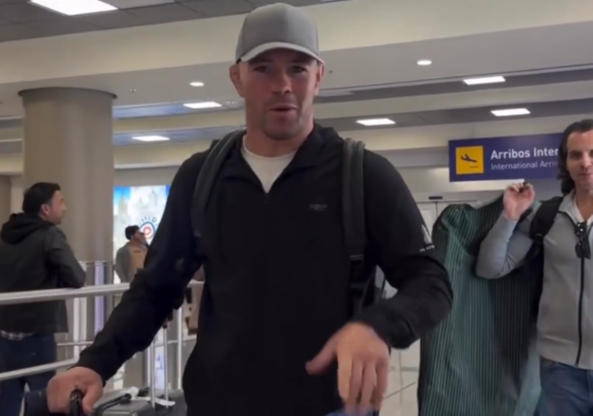 Colby Covington en el aeropuerto Mariscal Sucre de Quito. Foto Captura de pantalla