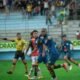 Anthony Bedoya celebra el gol que anotó para Delfín ante Deportivo Cuenca. Foto: Delfín