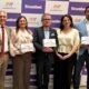 Los ejecutivos de Ecuabet y Fundación Prosperar en el lanzamiento. Entre ellos, José Antonio Cárdenas.