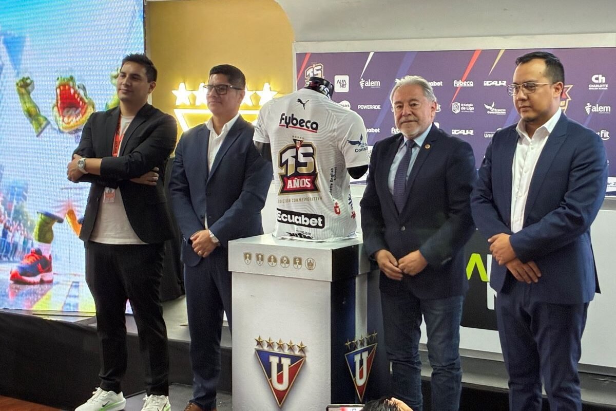 Isaac Álvarez en la presentación de la carrera Liga 10k. Foto Michael Rosero
