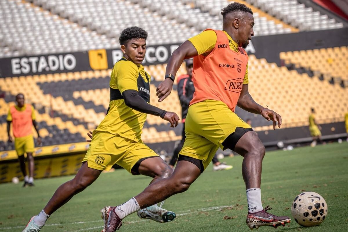 Jugadores de Barcelona SC entrenando en el estadio Monumental Banco Pichincha. Foto Barcelona SC