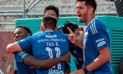 Jugadores de Emelec celebrando el gol ante Leones FC. Foto Emelec