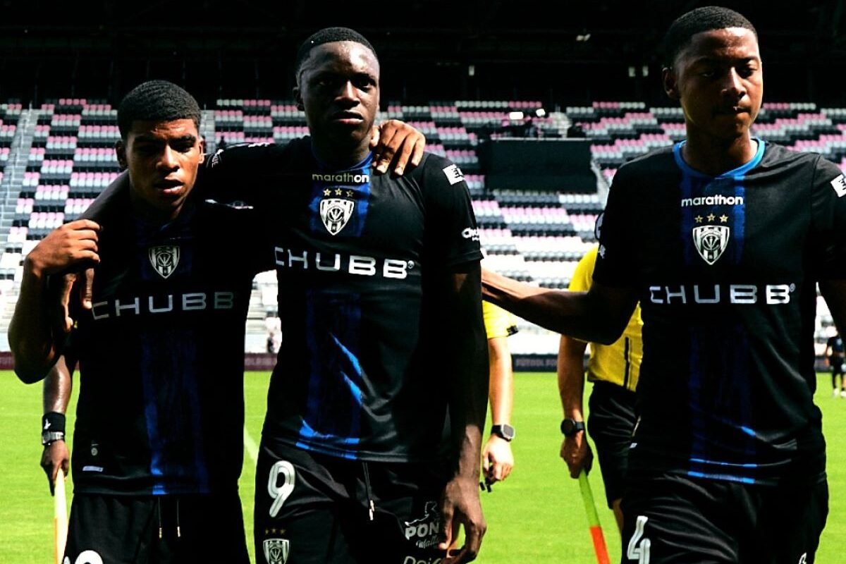 Jugadores de las formativas Sub16 de Independiente del Valle en su derrota ante Inter Miami. Foto The Messi Cup